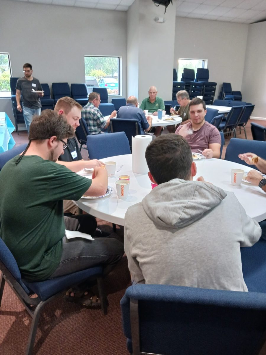 MensBreakfastEating